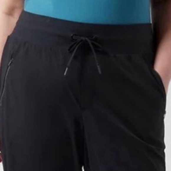 Athleta black Trekkie North Jogger size 24 NWOT. - Picture 7 of 9